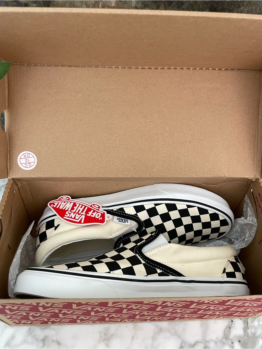 Vans slip on checkered black & white womens Size 8 new in box - Picture 7 of 7